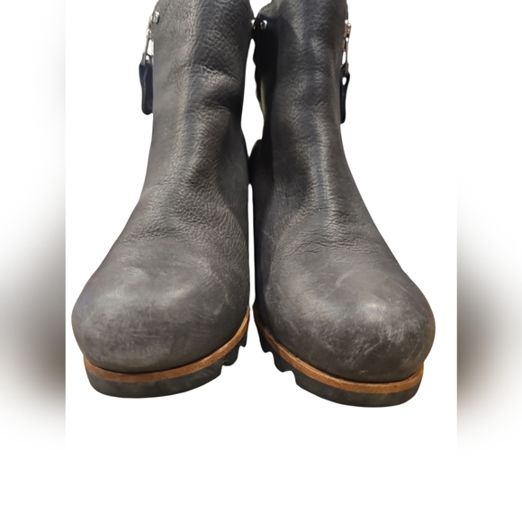 Sorel 9 Gray Danica 3" Stacked Heel Waterproof Boots Lug Sole Side Zip 5" Shaft - Picture 3 of 8